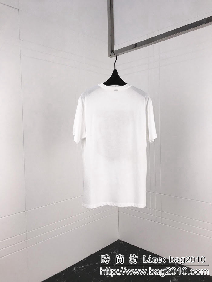 BURBERRY巴寶莉 19早春新款 大字母“TB”貼布刺繡標識 純棉面料 高版本情侶款 ydi2261